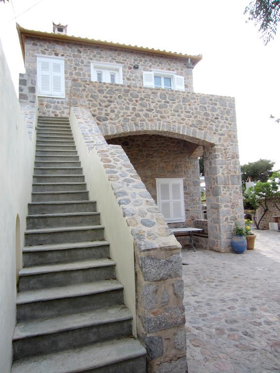 Kiki'S Houses Vlichos Hydra  Eksteriør billede